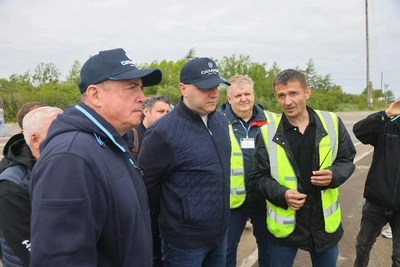 Устранено 160 км грунтовых разрывов на трассе в Охинском районе