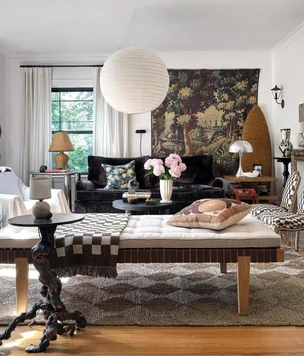 Эклектичная квартира коллекционера стульев в Чикаго