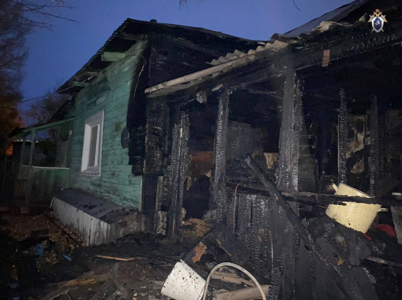 Двое пожилых людей и молодая девушка погибли при пожаре в Самарской области 