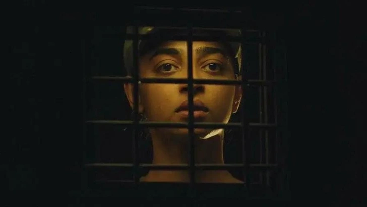 Солдат Нира, главная героиня | Источник: Кадр из сериала «Гуль»