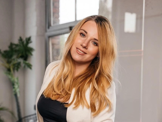 30-летняя операционный директор Flowwow Вера Моденова | Источник: Вера Моденова / VK.com