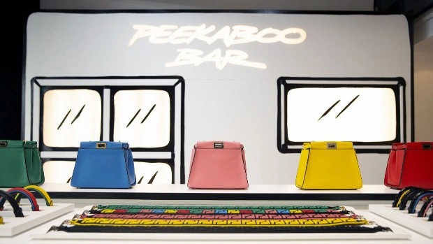 От руки: графическое pop-up кафе Fendi