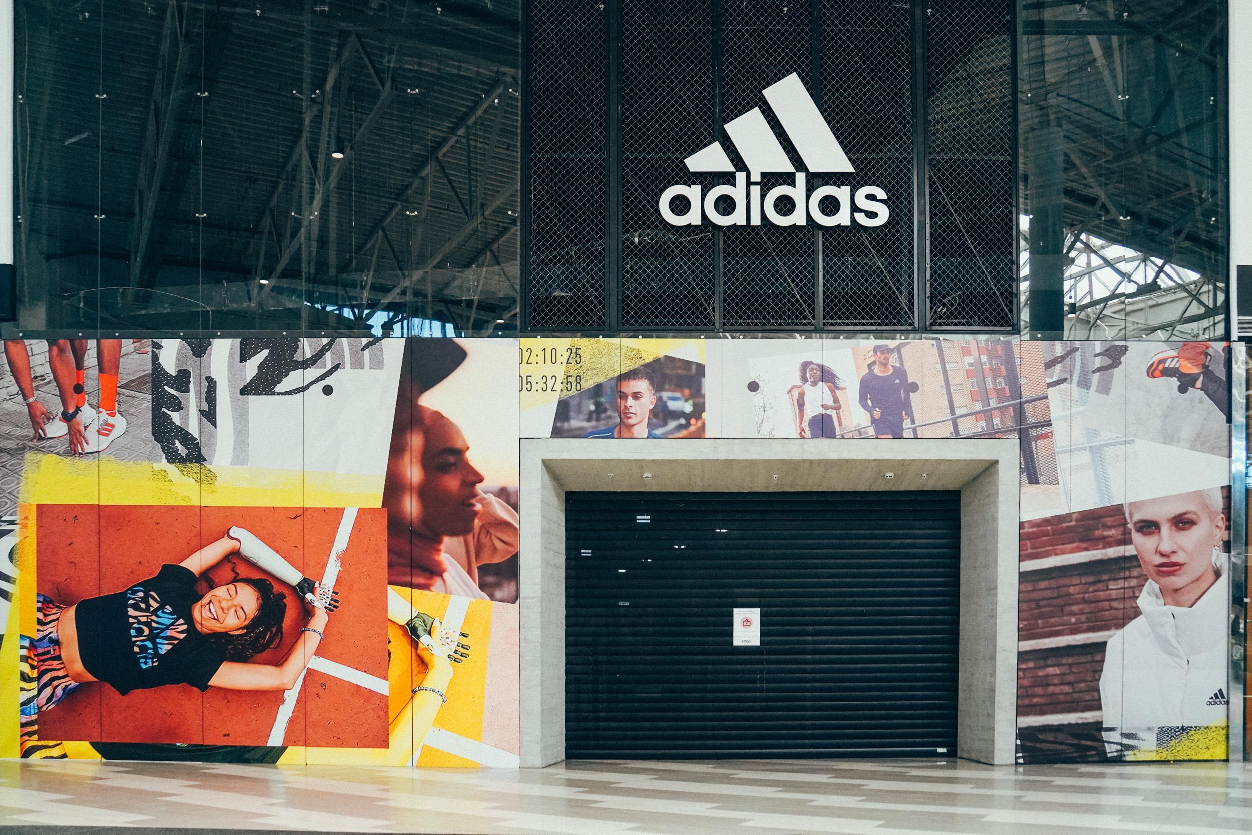 Adidas возвращается в Россию: купить кроссовки Адидас, купить костюм Адидас,  Ламода Адидас, Lamoda sport, параллельный импорт, Ламода одежда Россия,  Adidas, Nike, Puma, Reebok, New Balance, дешевые кроссовки - 27 ноября 2023  - 29.ру