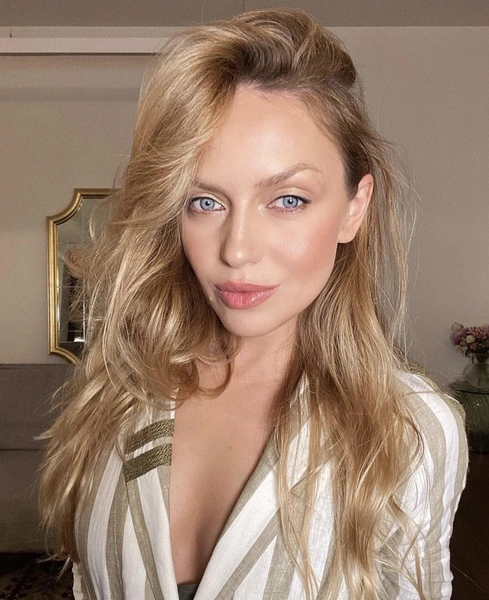 Анастасия Погудина | www.starhit.ru