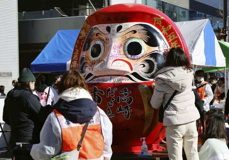 Борьба Луны и Солнца: как отмечают Новый год в Японии
