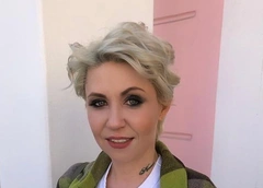 На солистку группы «Стрелки», которая слила фото писающей Волочковой, завели уголовное дело
