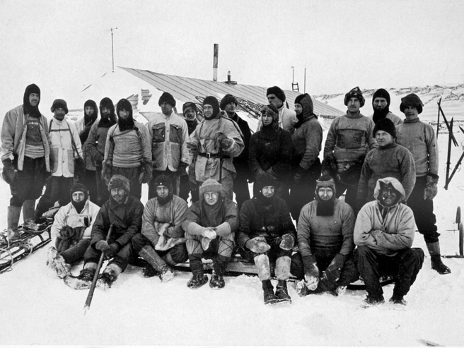 Групповой портрет участников экспедиции Роберта Скотта в Антарктиду, 1911 | Источник: Legion Media
