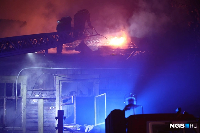 Пожар произошел в ночь на 18 октября | Источник: Александр Ощепков / NGS.RU