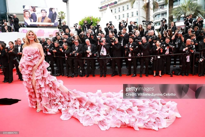 Хайди Клум вышла в розовом платье от ливанского дизайнера Elie Saab | Источник: Getty Images / Vittorio Zunino Celotto