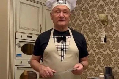 Mayor shares porcini mushroom and potato salad recipe with red wine