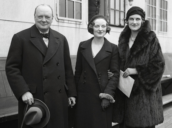 Фото №2 - Судьба четырех: любовь, мечты и трагедии дочерей Уинстона Черчилля