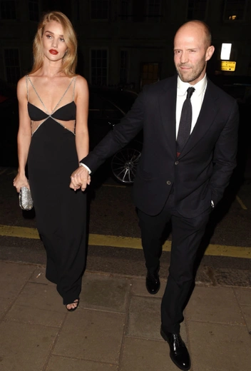 Роузи Хантингтон-Уайтли и Джейсон Стэйтем в Лондоне | marieclaire.ru