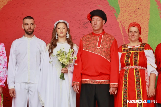 Вышивка, платки, косоворотки | Источник: Мария Ленц / NGS24.RU