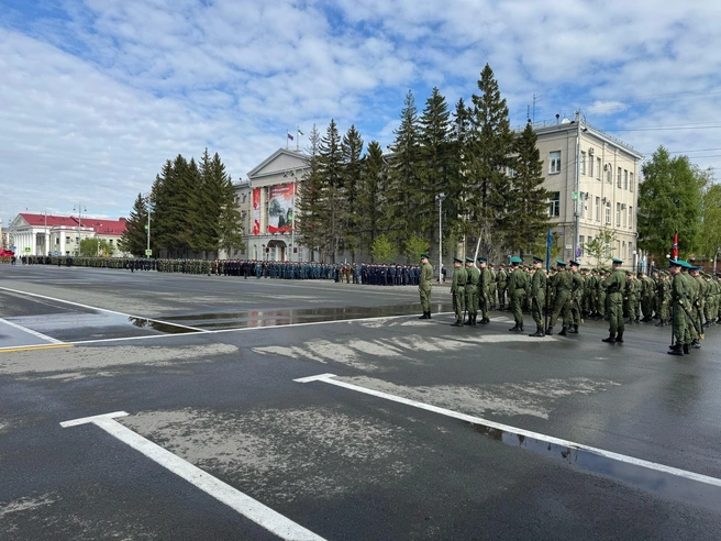 Сегодня репетиция проходит без военной техники | Источник: Юлия Король / 45.RU 