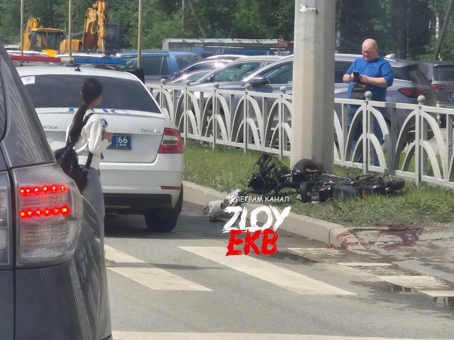 Курьера срочно госпитализировали | Источник: Zloy_ekb / t.me