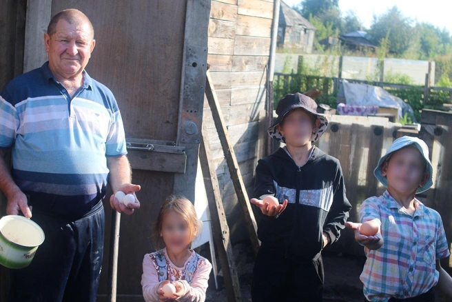 Хозяйством занимаются все понемногу | Источник: Николай Олегович