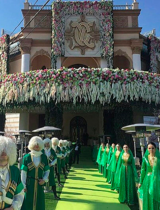 Фото №2 - Elie Saab создал свадебный наряд за 27 млн руб. для невесты сына Гуцериева
