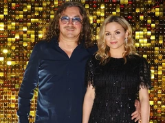 Жена Игоря Николаева прервала молчание — он шлет ей сердечки из больницы