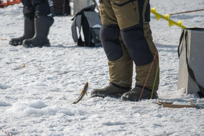 Автомобиль подо льдом: МЧС Приморья прояснило детали