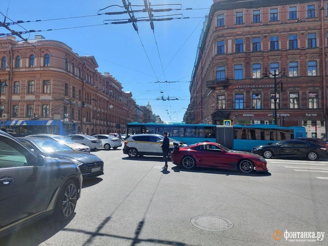 Перекрыты Пулковское шоссе и ЗСД. А Литейный и Невский застопорило ДТП | Источник: читатель «Фонтанки»