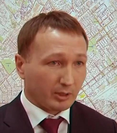 По словам депутата Сергей Арзамаскин — зять брата Азарова | Источник: Александр Хинштейн / t.me