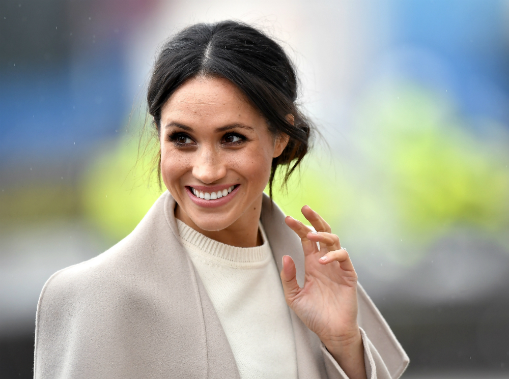 Первый бойфренд и яркий образ: в Сети обсуждают школьное фото герцогини Меган | marieclaire.ru