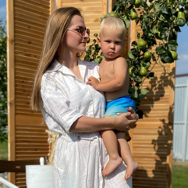 Первая жена Кирилла Анна и их сын Артем | Источник: Instagram (запрещенная в России экстремистская организация) @annasem95