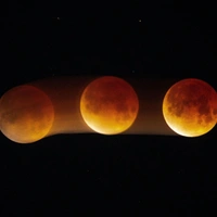 Свет Кровавой Луны: полюбуйтесь на лучшие фото первого и последнего полного лунного затмения в 2026 году