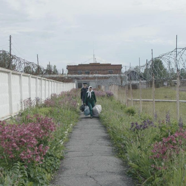 Кристина выходит из колонии | Источник: Нина Изотова