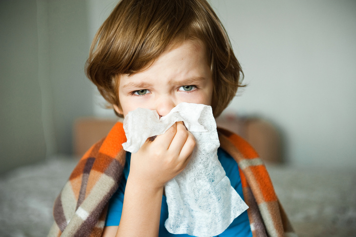 Простуда и прогулки: можно ли гулять малышу, если у него кашель и насморк