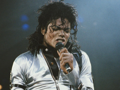 Зачем голые снимки Майкла Джексона собираются обнародовать спустя 15 лет после его смерти