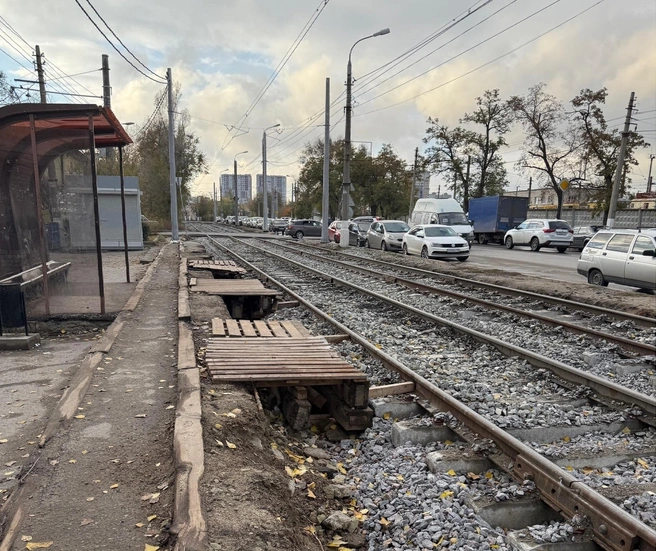 За полтора месяца ситуация с остановками на Ангарском не изменилась | Источник: читатели V1.RU