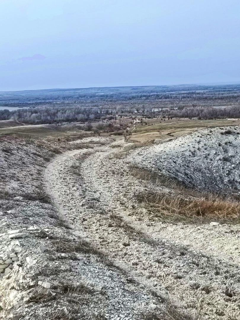 Дороги постепенно подсыхают. Скоро здесь ожидается наплыв туристов | Источник: Петр Холин