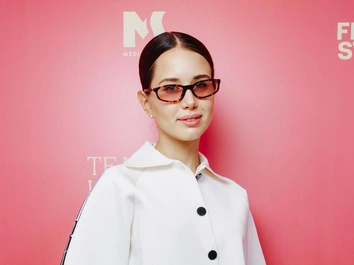 Аврора Киба честно о раздельном бюджете с Григорием Лепсом, папе-банкроте и дружбе мамы с Викторией Боней