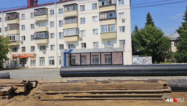 Рядом с остановкой | Источник: Дарья Никитченко / 45.RU