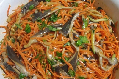 Volgograd Homemaker Shares Simple Oyster Mushroom Salad Recipe