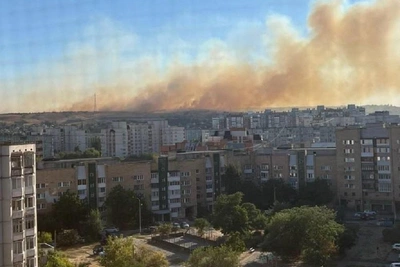 Столб черного дыма поднялся над Красноармейским районом Волгограда