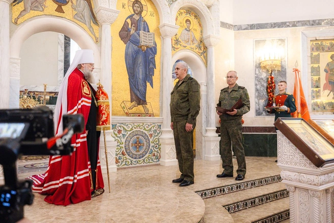 Митрополит считается офицером запаса | Источник: Rostoveparhia.ru