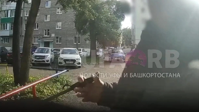 На уфимца с ножом пожаловались девочки с проспекта Октября | Источник: Ufa_rb / T.me