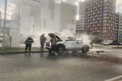 Пять автомобилей за сутки загорелись в Тюмени из-за жары