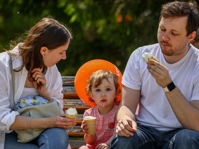 День матери в России прижился не сразу, однако быстро завоевал популярность среди семей. | Источник: Наталья Лапцевич / 74.RU