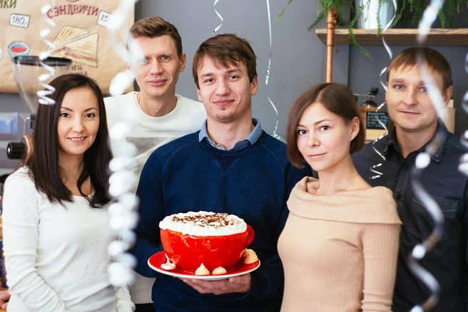 Команда кофейни в 2016 году. Крайняя слева женщина&nbsp;— Гузель Соколова, еще одна совладелица бизнеса | Источник: Garden / vk.com