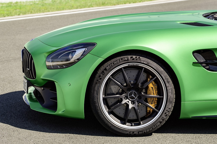 Фото №1 - Союзники: новые шины MICHELIN дополнят Mercedes-AMG GT R