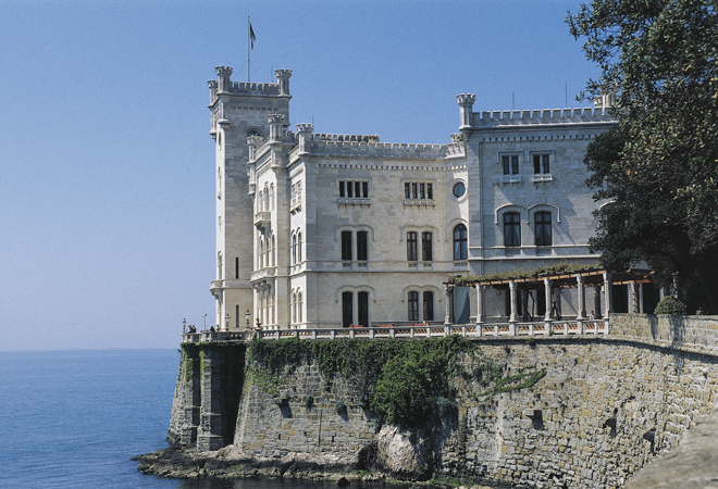 Замок в Италии
