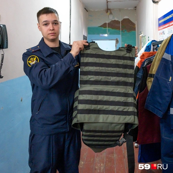 Нам показали сшитый бронежилет | Источник: Василина Любимова / 59.RU