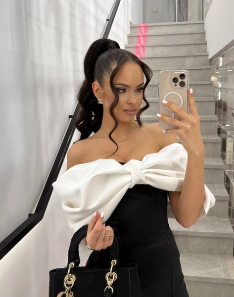 Красавица вполне довольно атмосферой на конкурсе «Мисс Земля»