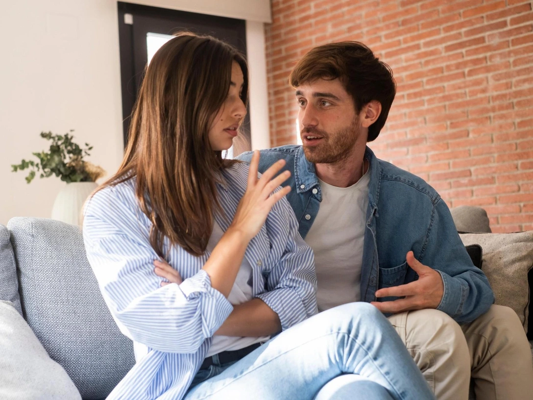 7 признаков того, что отношениям пришел конец | marieclaire.ru