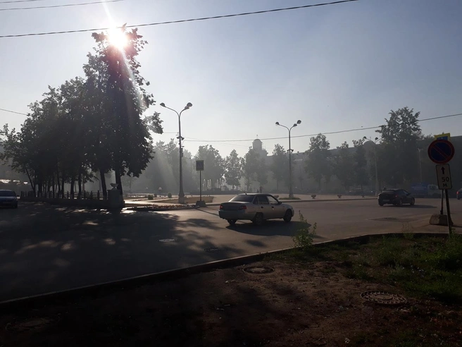 Люди жалуются на головную боль из-за дыма | Источник: Сплетни Краснокамск / vk.com