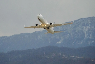 Из-за ветра два рейса из Сочи ушли на запасные аэродромы