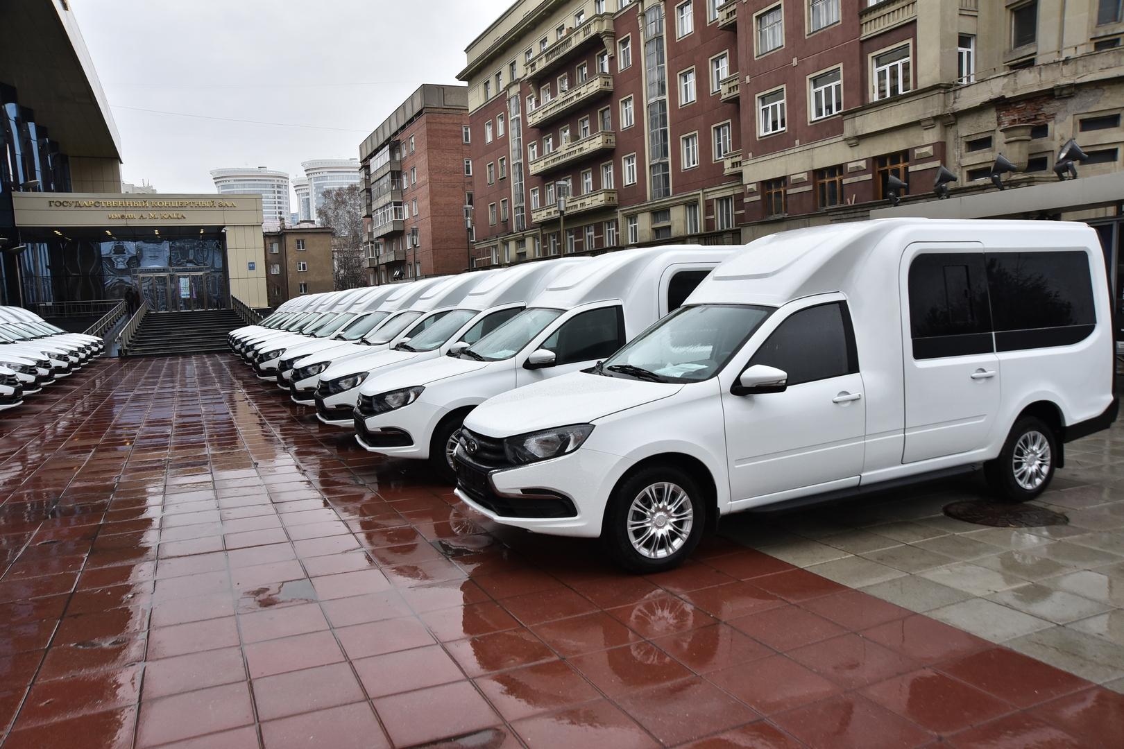 25 многодетных семей получили новые автомобили от правительства  Новосибирской области - 26 октября 2023 - НГС.ру